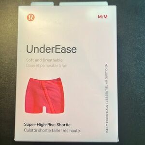 Lululemon UnderEase Super High Rise Shortie